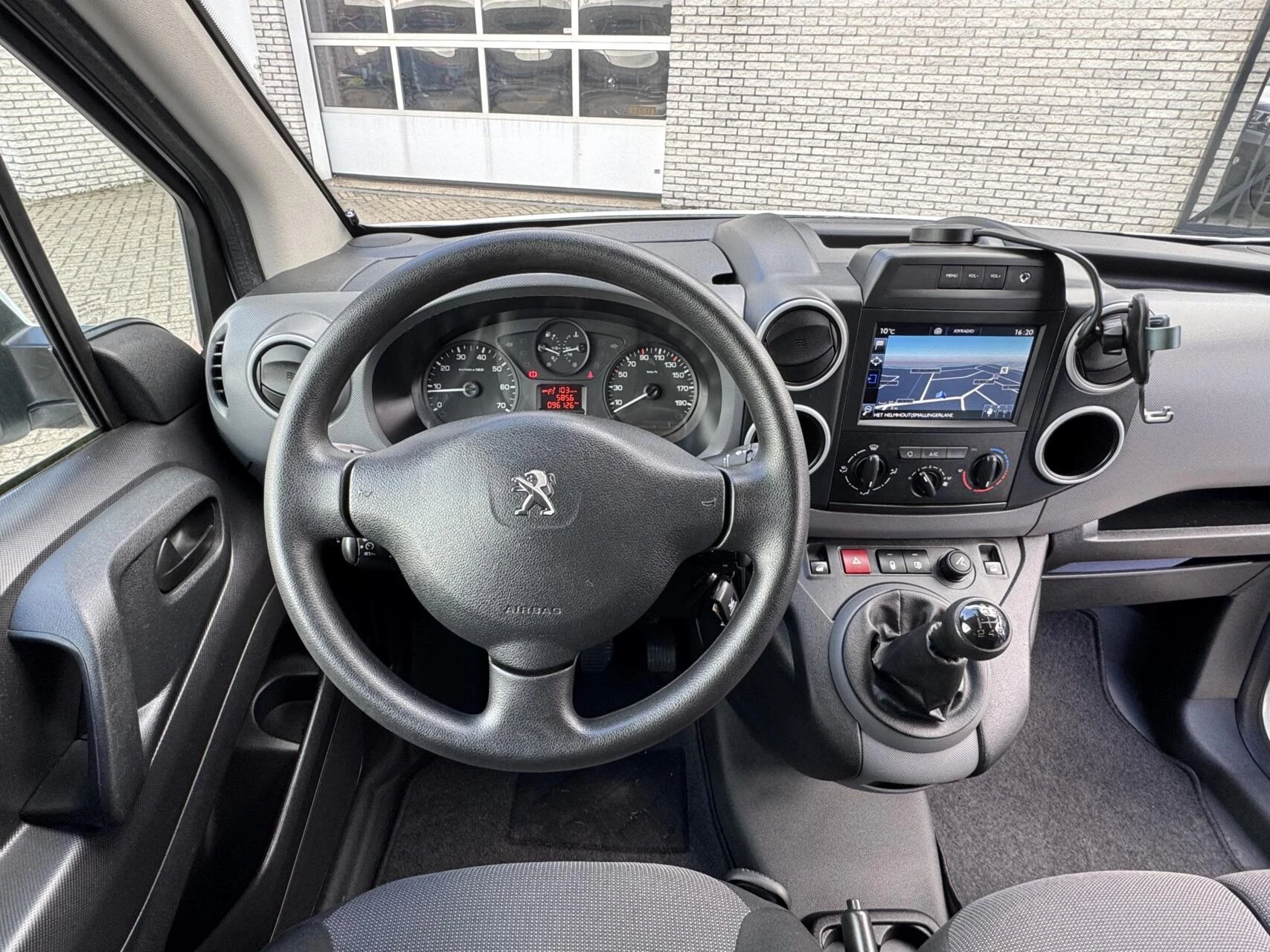 Hoofdafbeelding Peugeot Partner