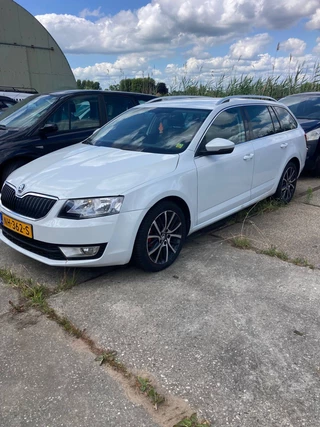 Škoda Octavia Combi 1.6 TDI Greentech Ambition Business