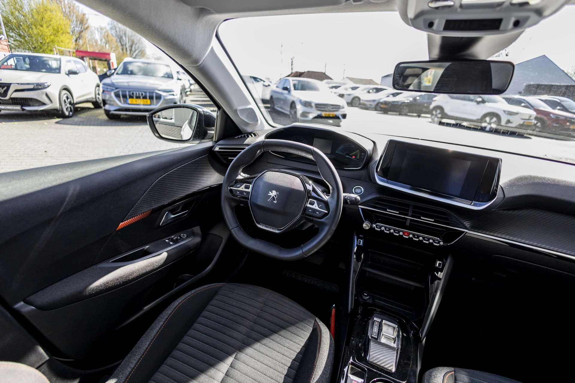 Hoofdafbeelding Peugeot e-208