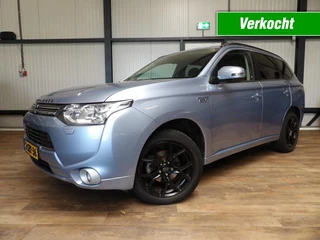 Hoofdafbeelding Mitsubishi Outlander Mitsubishi Outlander 2.0 PHEV Instyle - leder - navigatie - camera - open dak