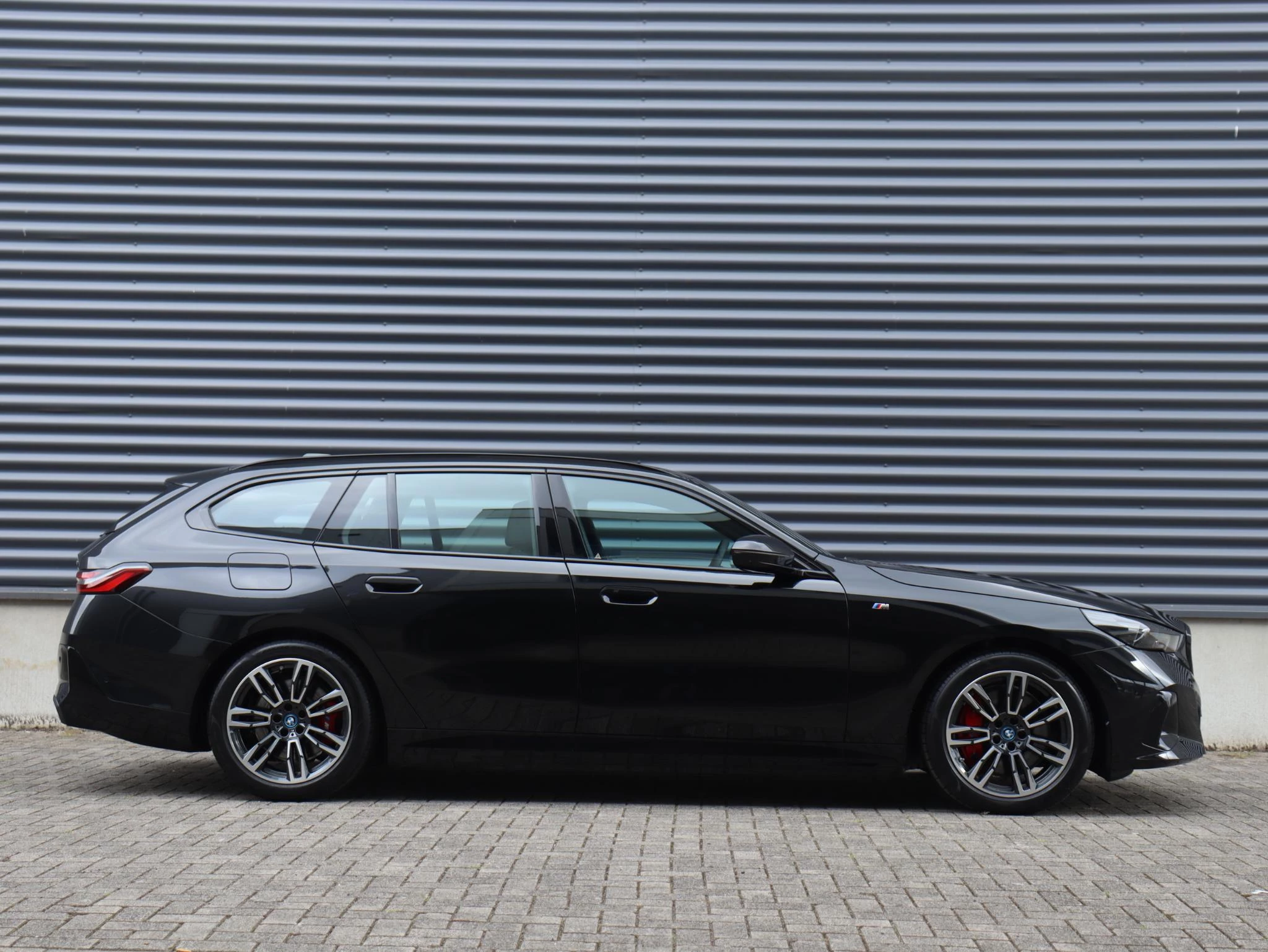 Hoofdafbeelding BMW i5