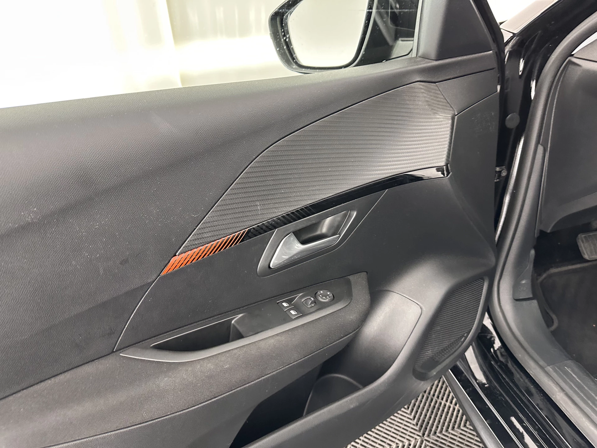 Hoofdafbeelding Peugeot e-208