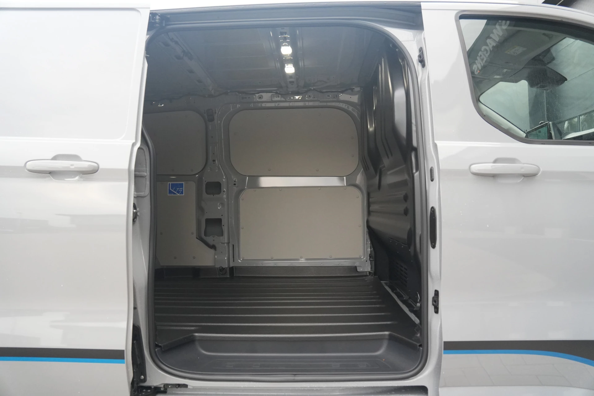 Hoofdafbeelding Ford E-Transit Custom