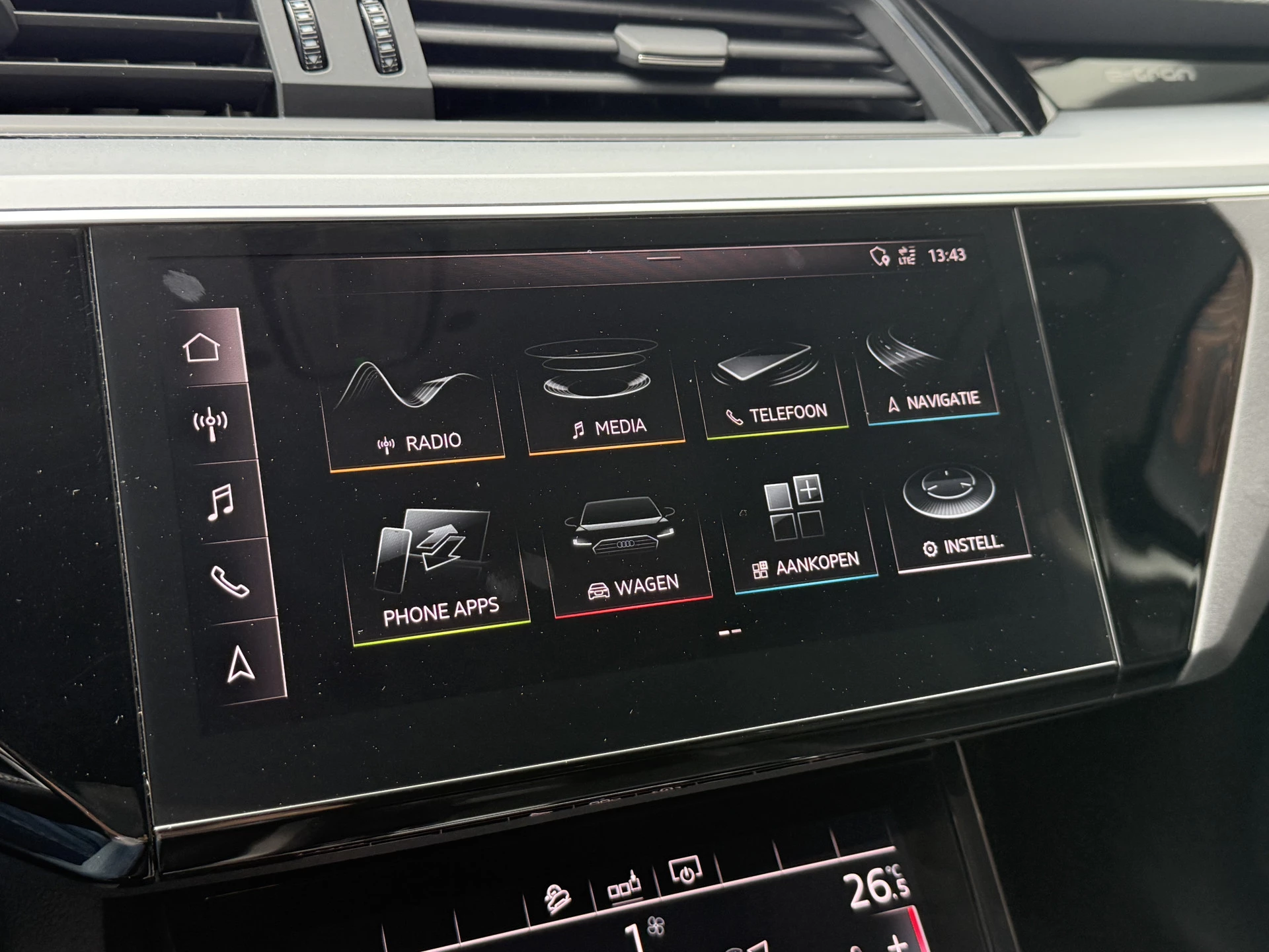 Hoofdafbeelding Audi e-tron