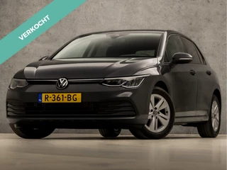 Volkswagen Golf 1.5 TSI Sportline 150Pk (APPLE CARPLAY, GROOT NAVI, STUUR/STOELVERWARMING, SFEERVERLICHTING, SPORTSTOELEN, GETINT GLAS, KEYLESS, ADAPTIVE CRUISE, PARKEERSENSOREN, NIEUWE APK, NIEUWSTAAT)