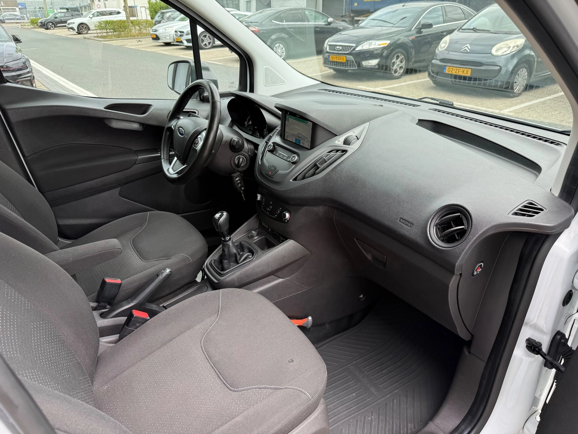 Hoofdafbeelding Ford Transit Courier