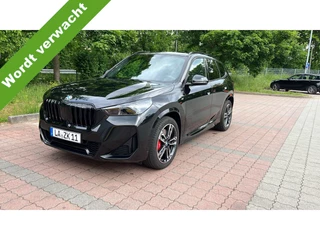 BMW X1 sDrive20i M Sport Pro Panoramadak Leer Adaptieve LED 19 Inch DAB Keyless Entry Carplay