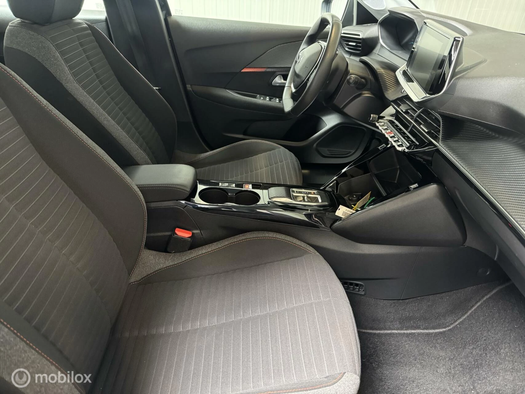 Hoofdafbeelding Peugeot e-208