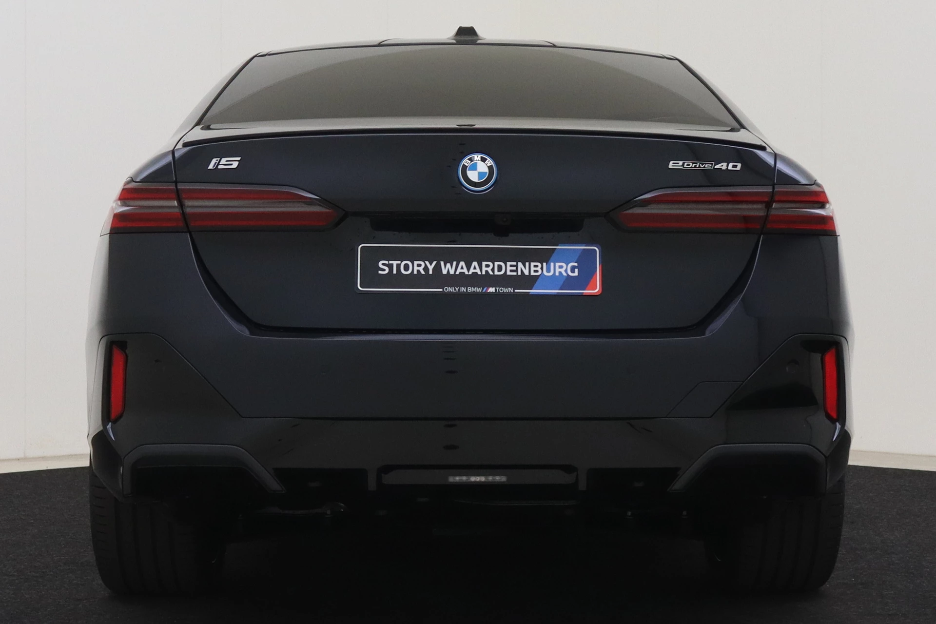 Hoofdafbeelding BMW i5