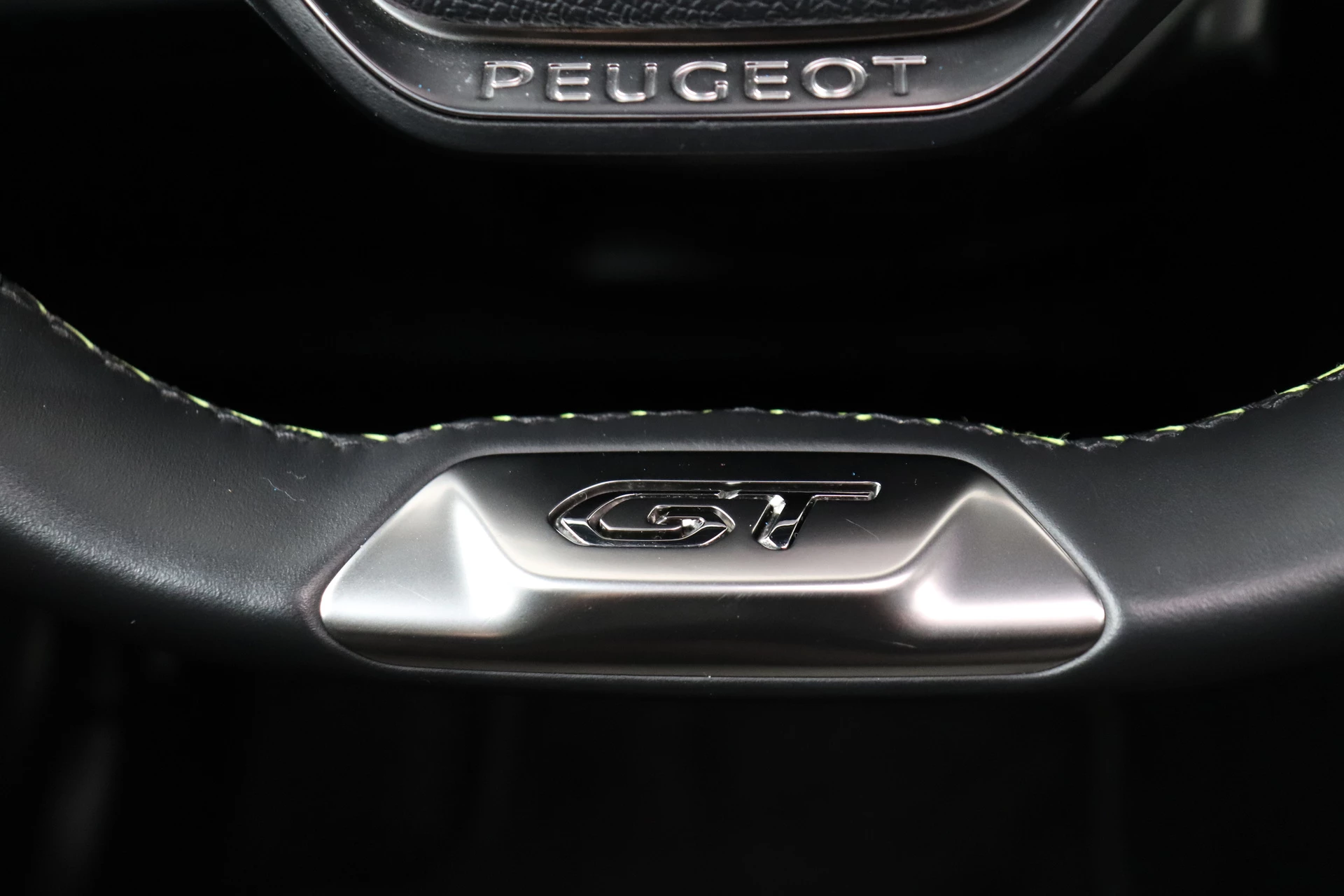 Hoofdafbeelding Peugeot e-2008