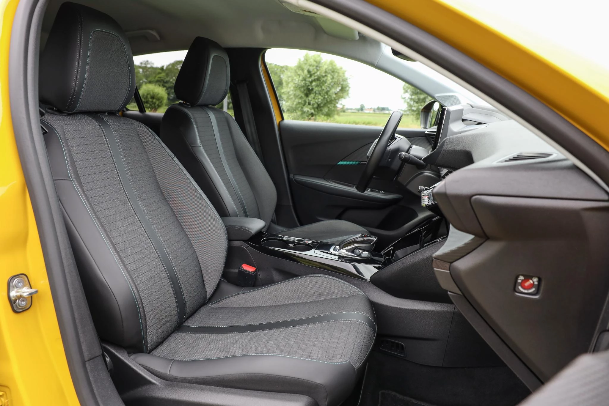 Hoofdafbeelding Peugeot e-208