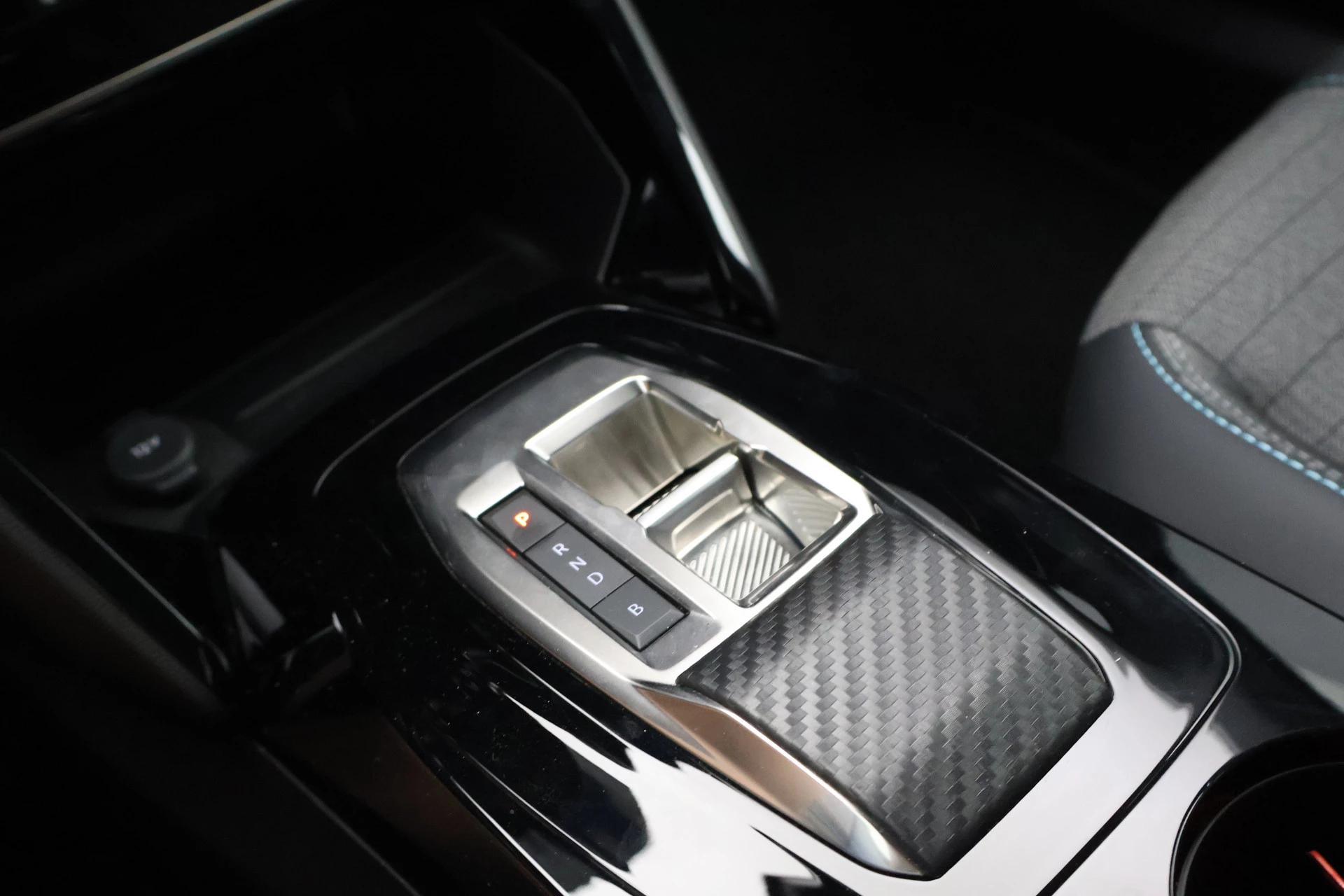 Hoofdafbeelding Peugeot e-2008