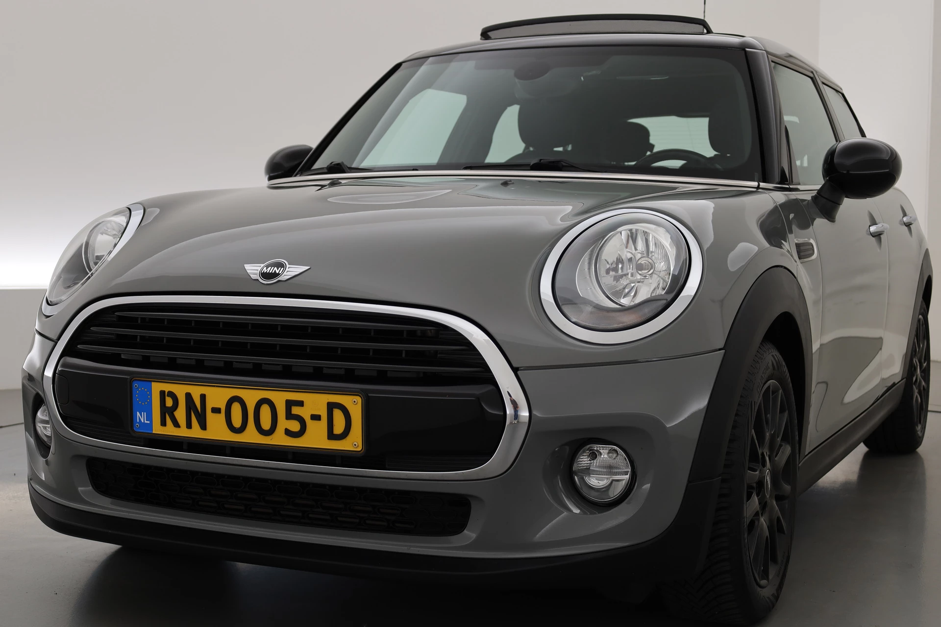 Hoofdafbeelding MINI 5-deurs