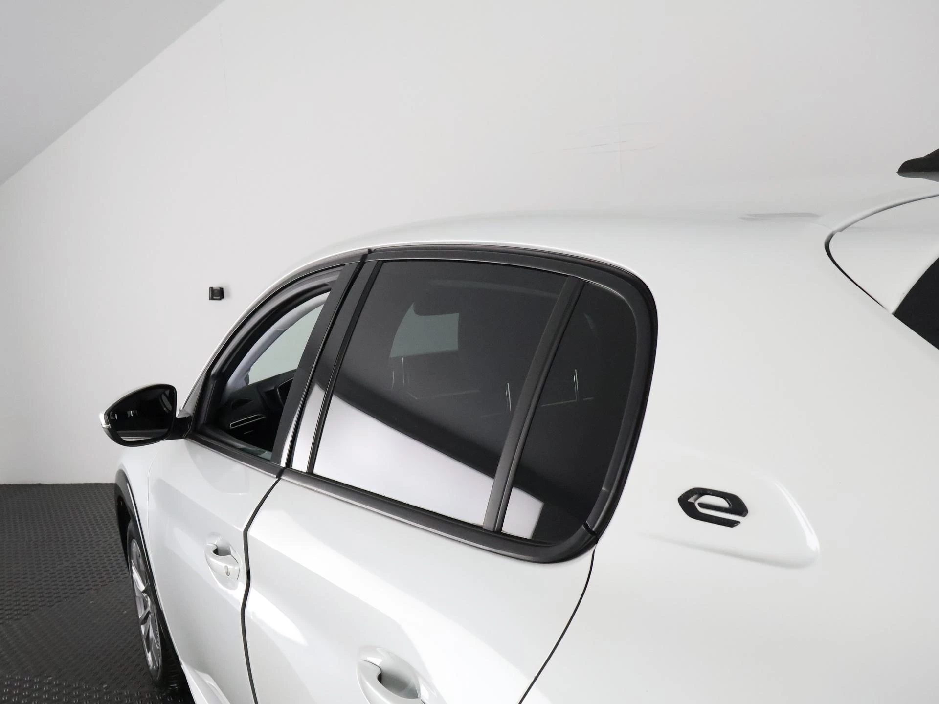 Hoofdafbeelding Peugeot e-208