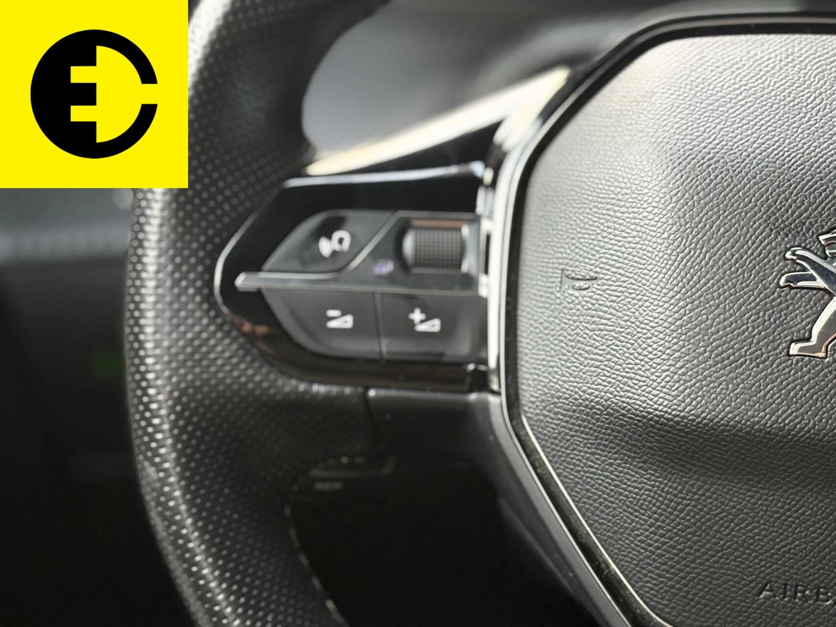 Hoofdafbeelding Peugeot e-208