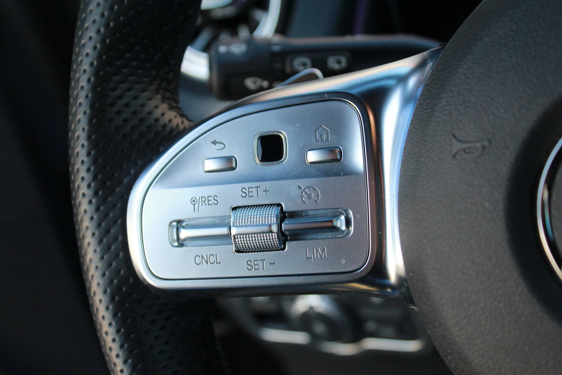 Hoofdafbeelding Mercedes-Benz EQB