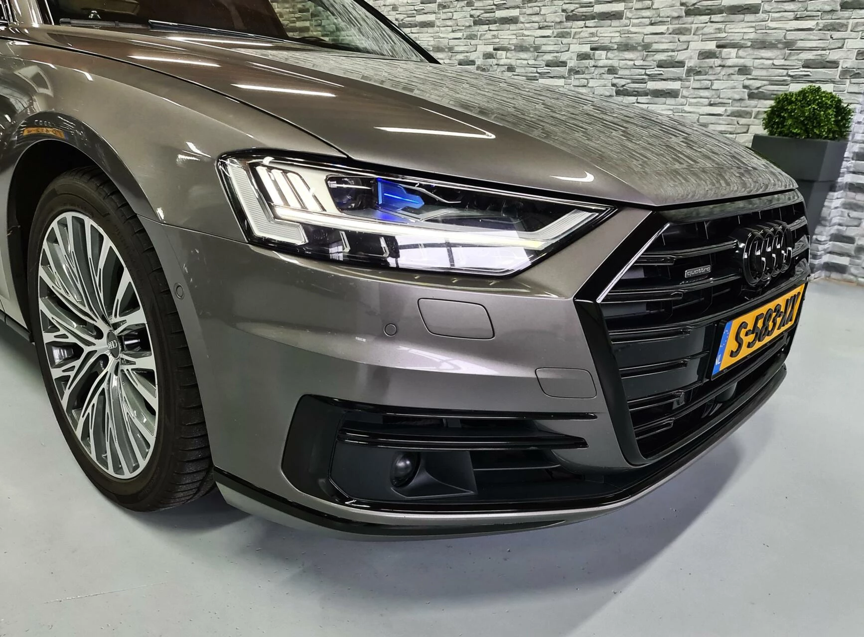 Hoofdafbeelding Audi A8
