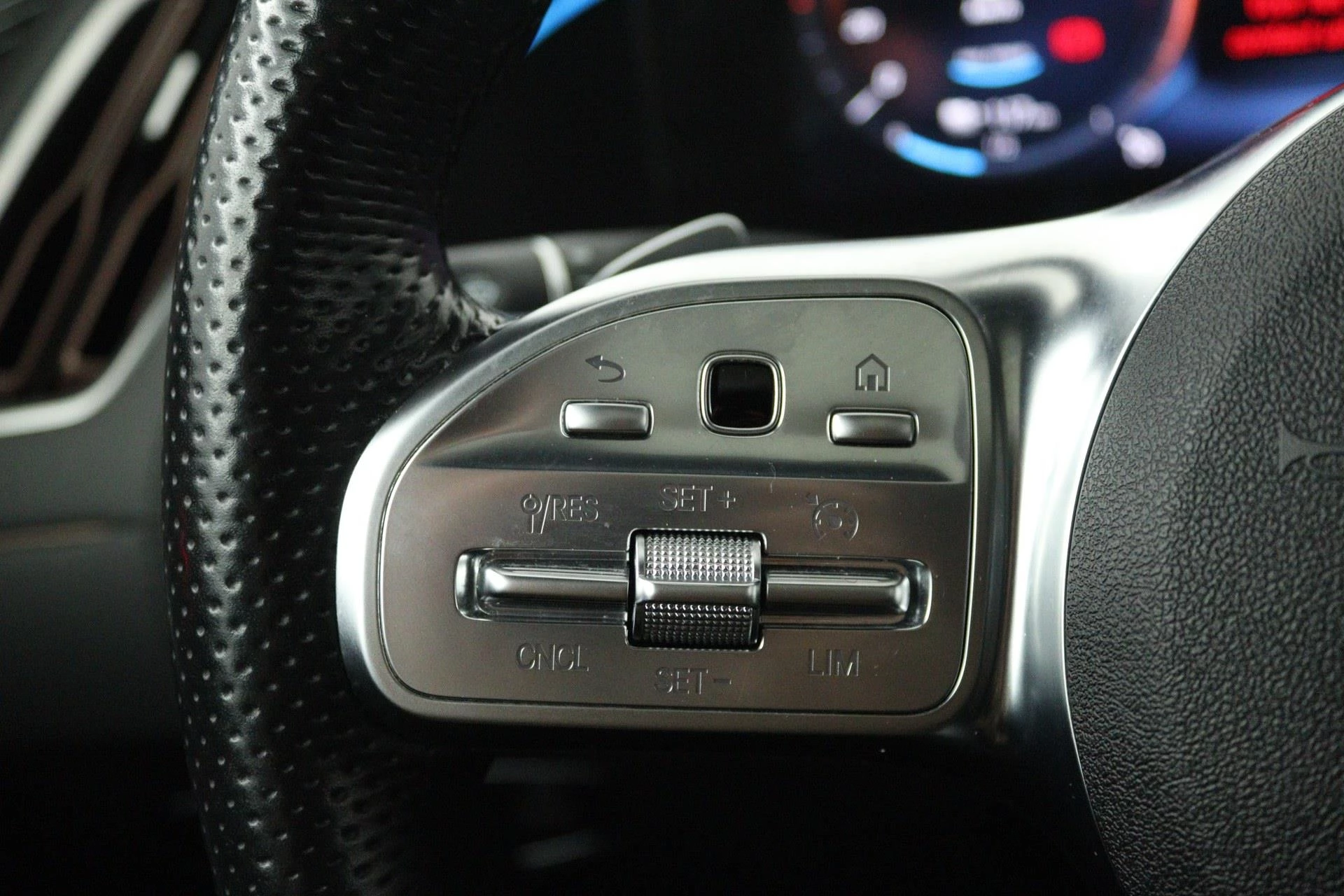 Hoofdafbeelding Mercedes-Benz EQC