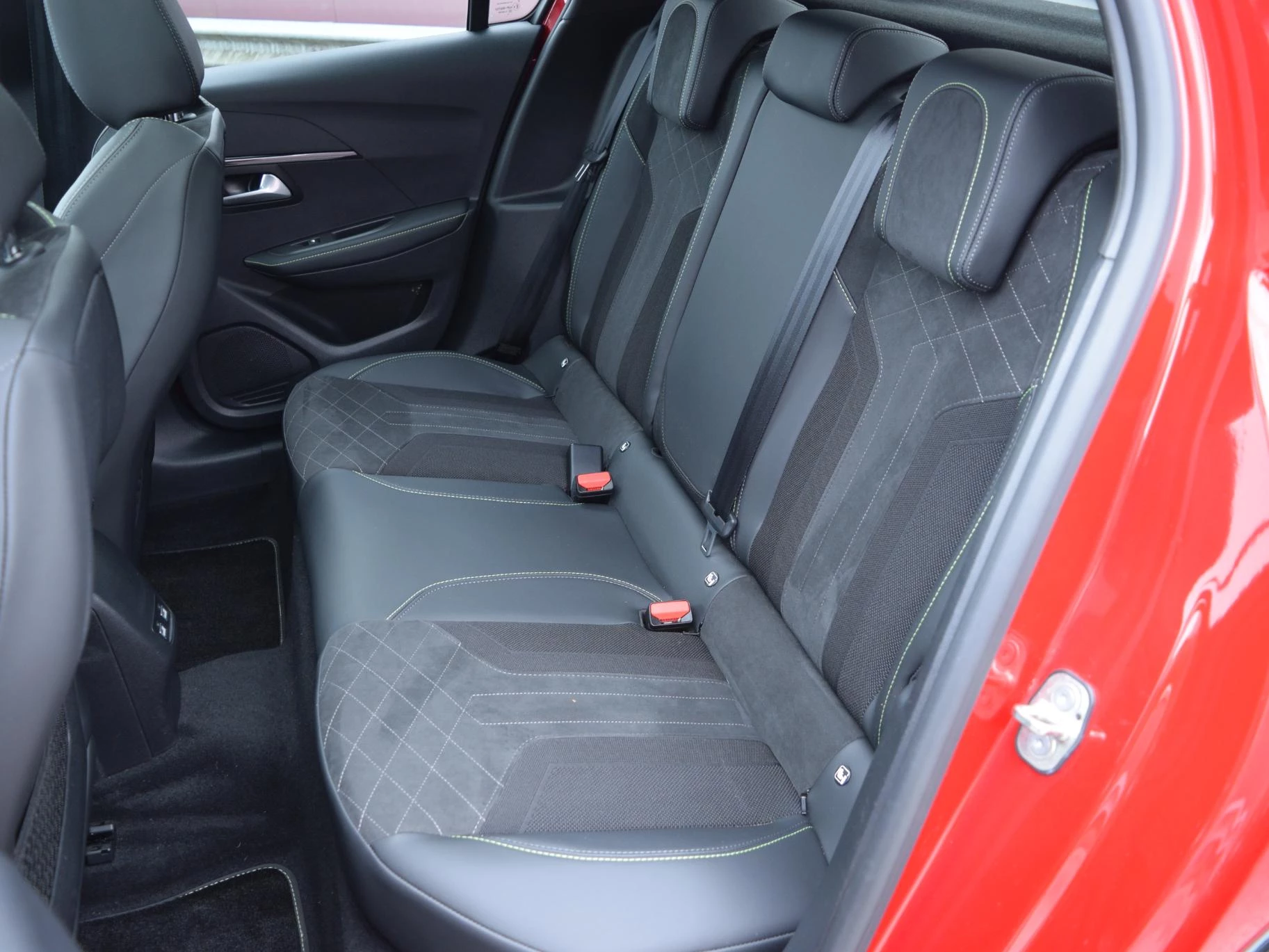 Hoofdafbeelding Peugeot e-208