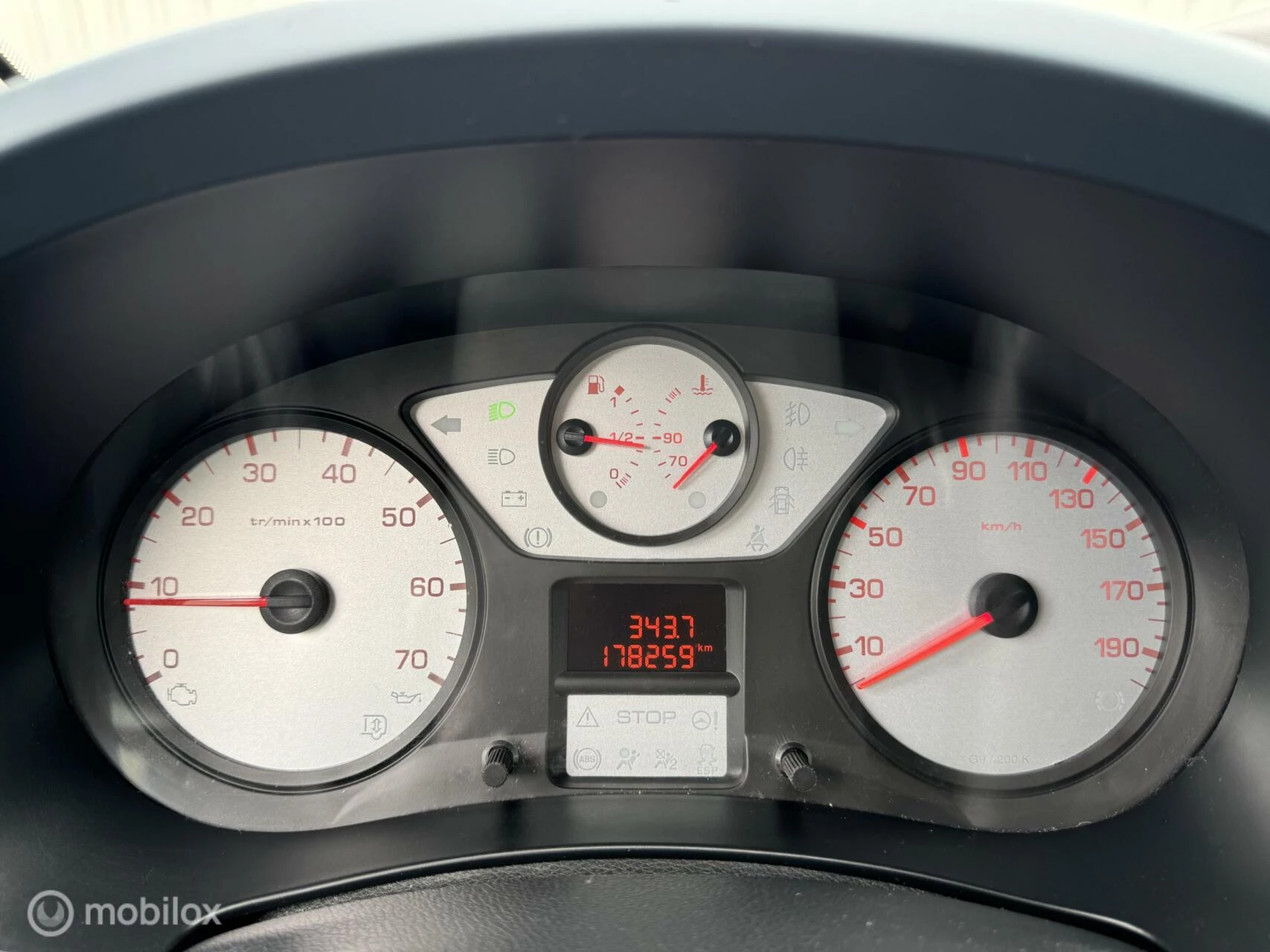 Hoofdafbeelding Peugeot Partner