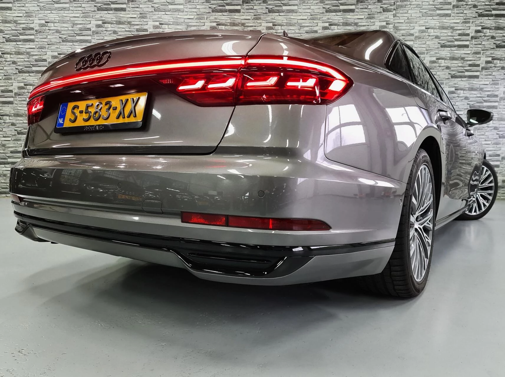 Hoofdafbeelding Audi A8