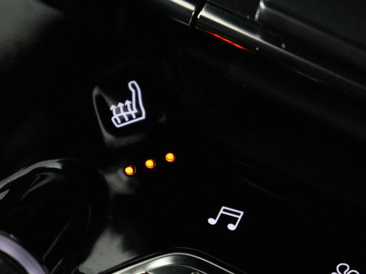 Hoofdafbeelding Peugeot e-2008