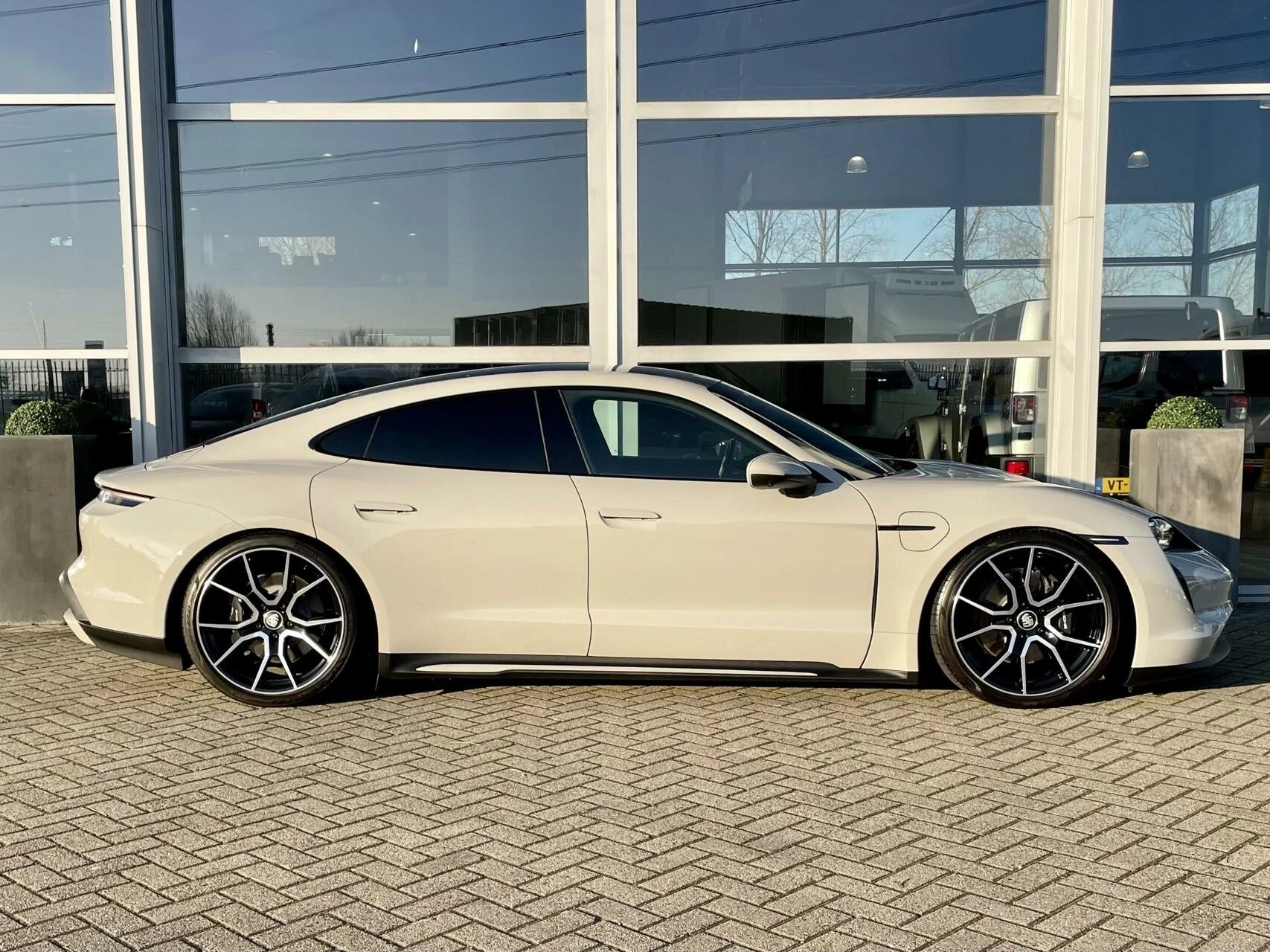 Hoofdafbeelding Porsche Taycan