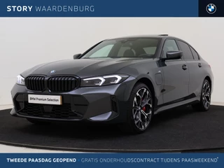 BMW 3 Serie 330e M Sport Automaat / Schuif-kanteldak / Trekhaak / Sportstoelen / Stuurverwarming / Comfort Access / Adaptieve LED / Harman Kardon / Stoelverwarming