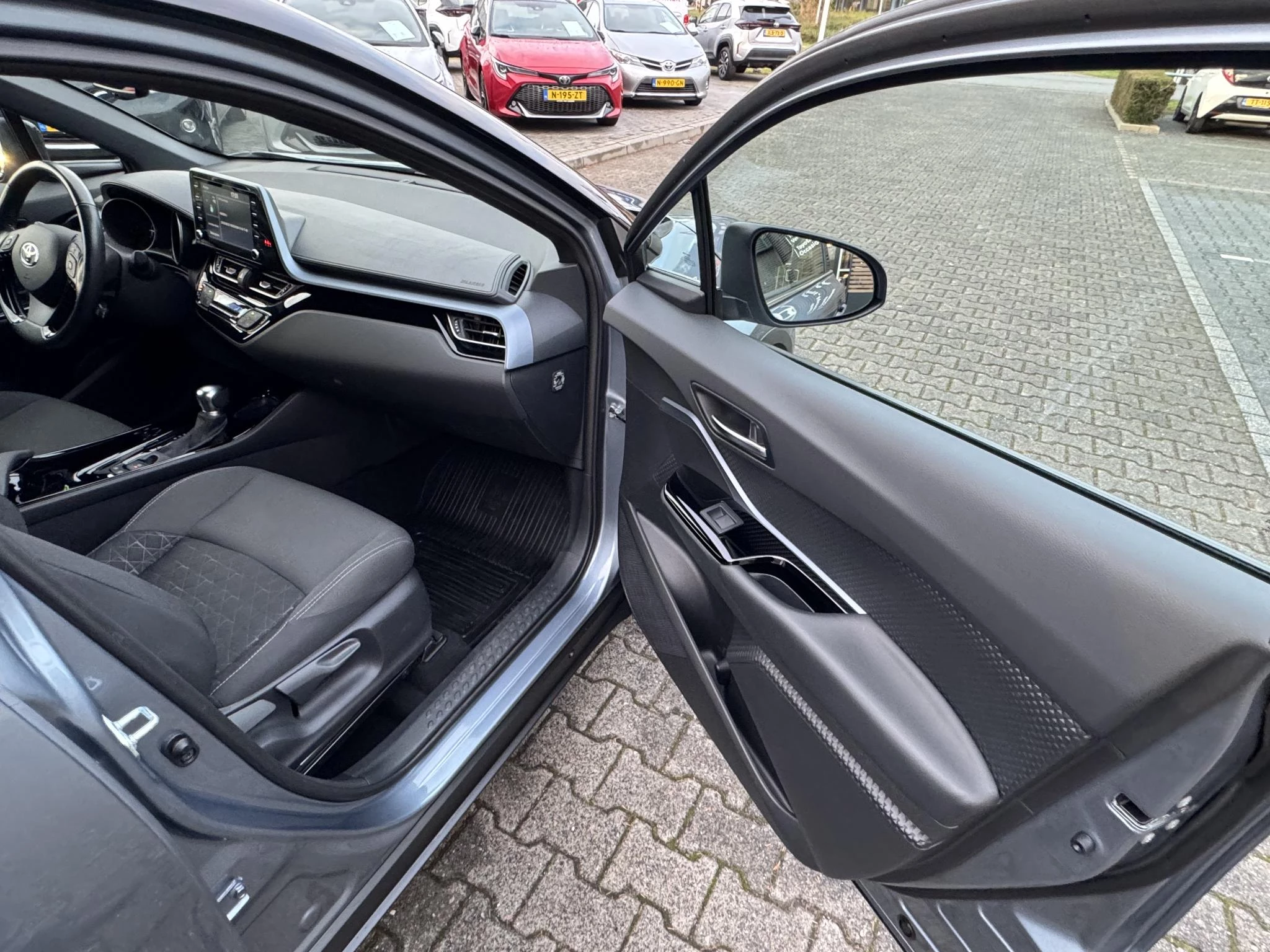 Hoofdafbeelding Toyota C-HR