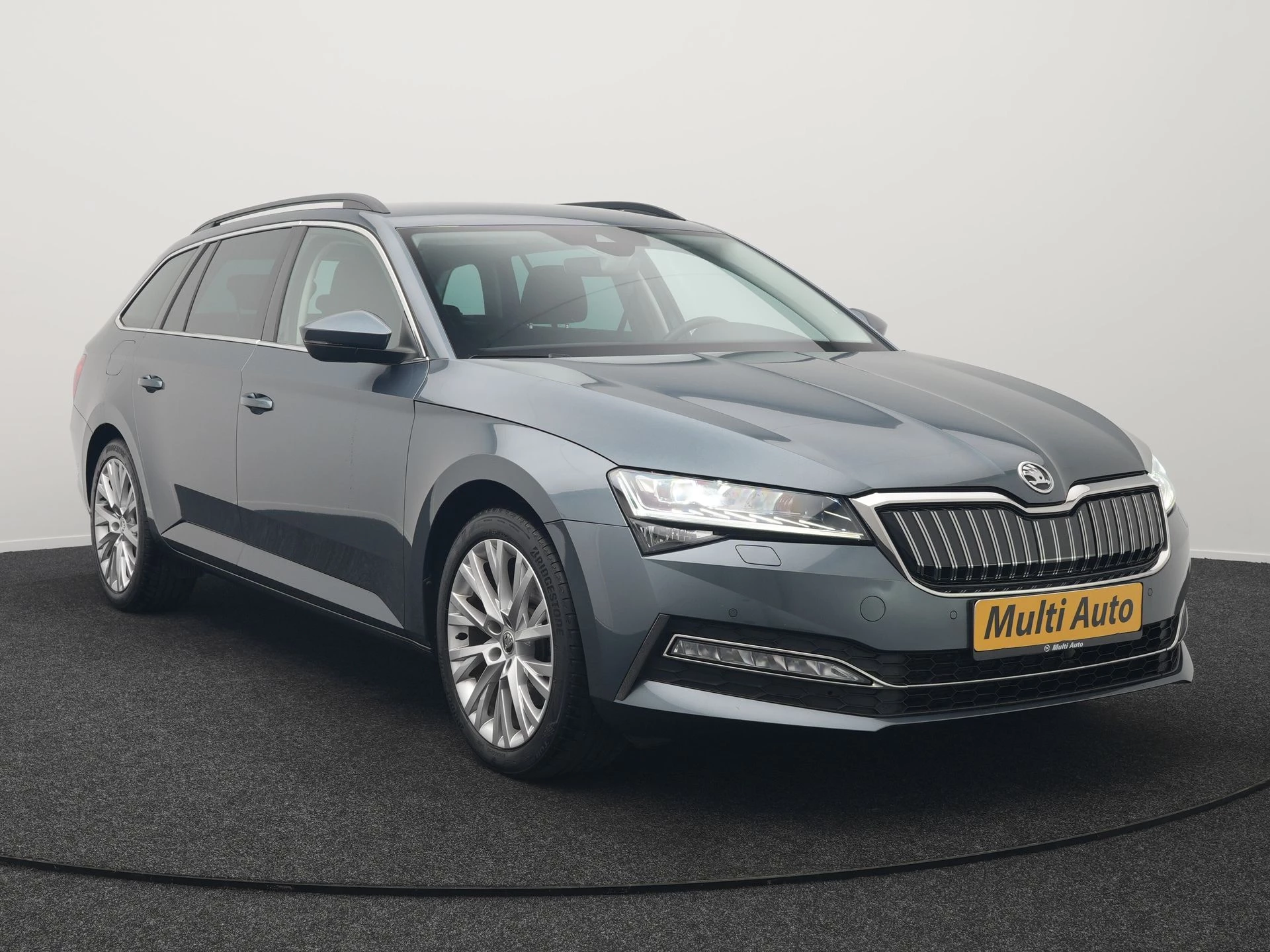 Hoofdafbeelding Škoda Superb