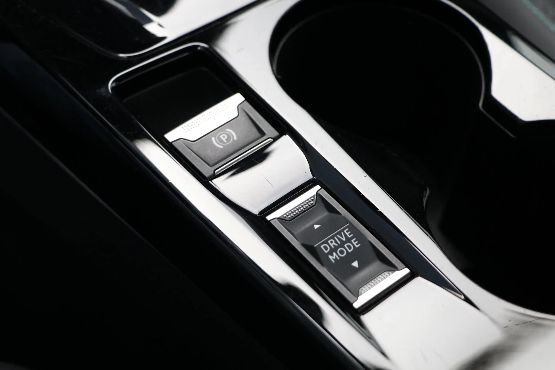 Hoofdafbeelding Peugeot e-2008