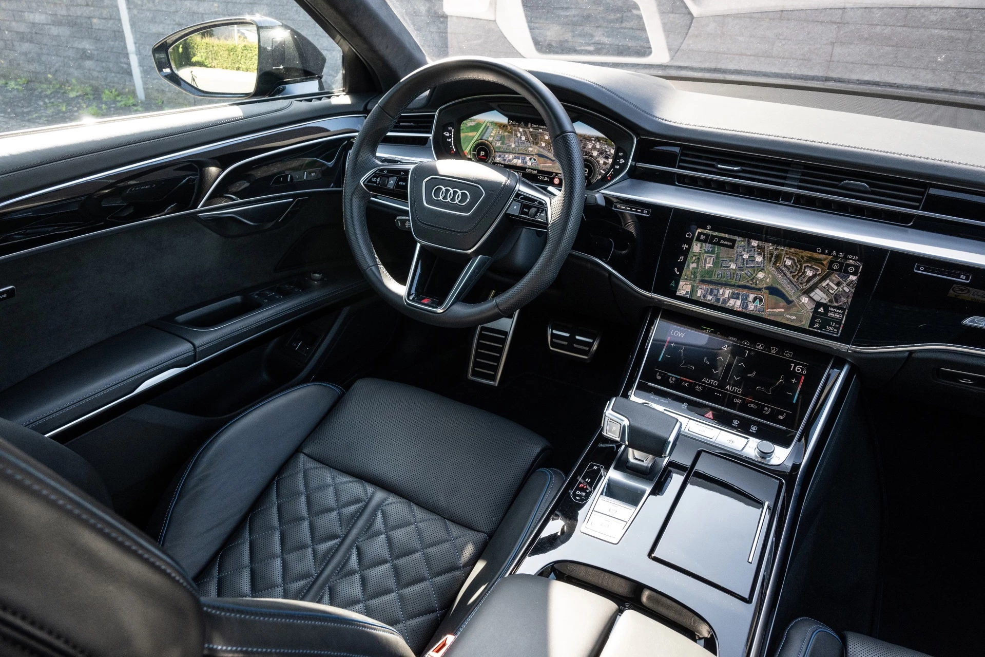 Hoofdafbeelding Audi A8