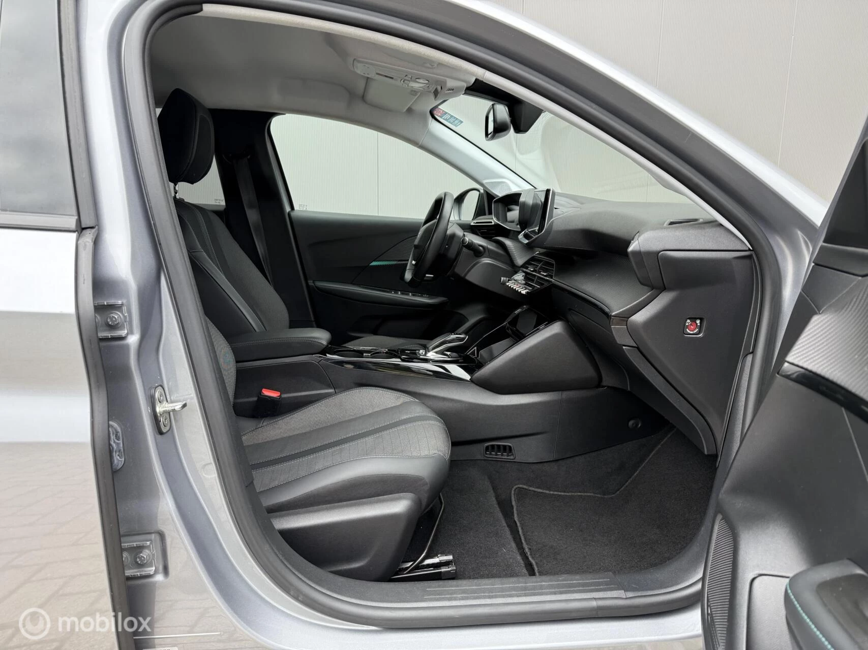 Hoofdafbeelding Peugeot e-208