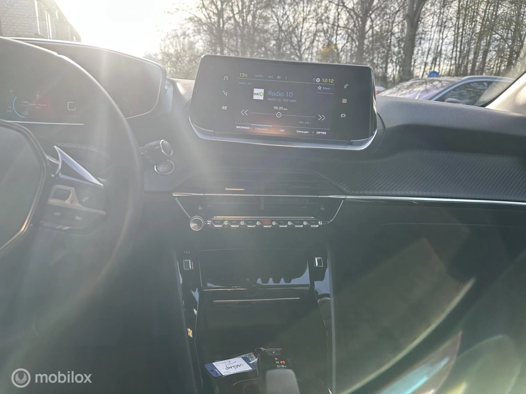 Hoofdafbeelding Peugeot e-208