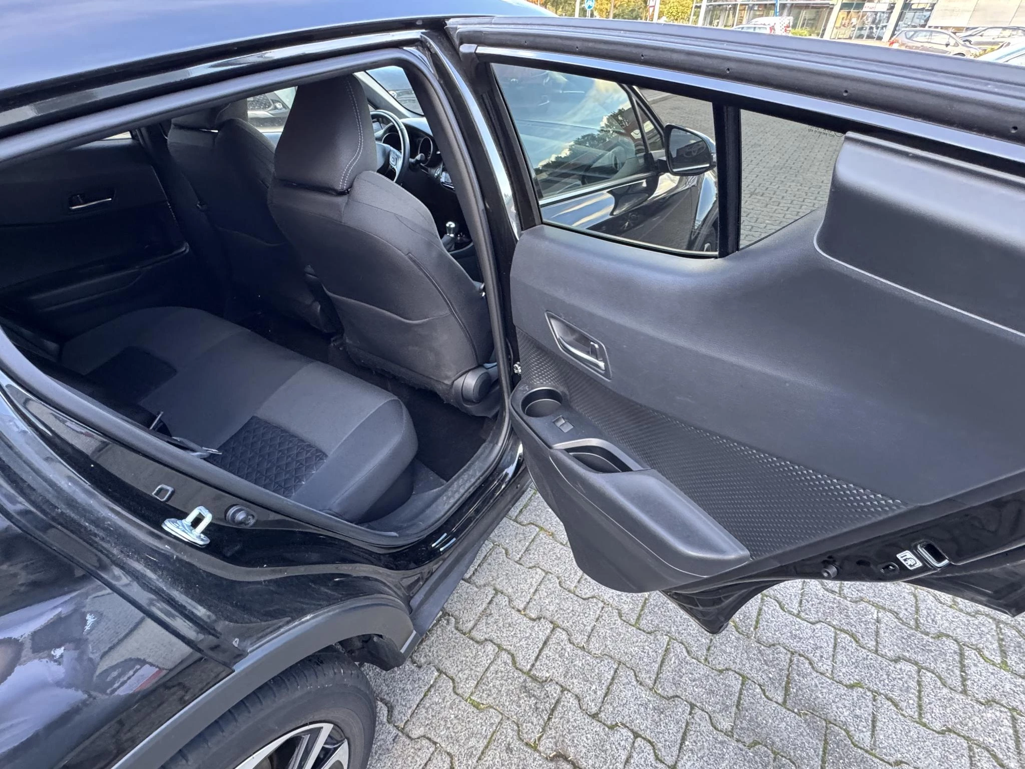 Hoofdafbeelding Toyota C-HR