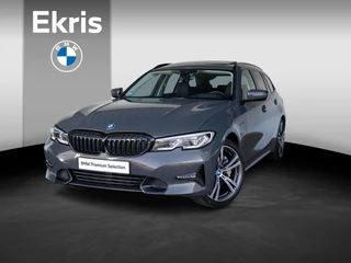 BMW 3 Serie Touring 330e | Innovationspakket | Comfort Access | Achteruitrijcamera | Panoramadak | Stoelverwarming | Head-Up Display | 19''