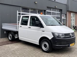 Volkswagen Transporter 2.0 TDI L2H1 DC 102pk Pick-up Trekhaak Airco Camera Cruise controle Navigatie Dubbele cabine Euro 6 Dealer onderhouden 1e Eigenaar Open laadbak Pick-up p-up Bakwagen