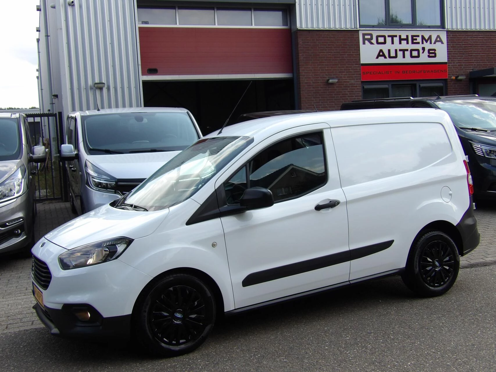 Hoofdafbeelding Ford Transit Courier