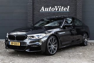 BMW 5 Serie 520i M Sport | Schuifdak | Comfortleder | Memory stoelen | 20" Breedset | LED | PDC