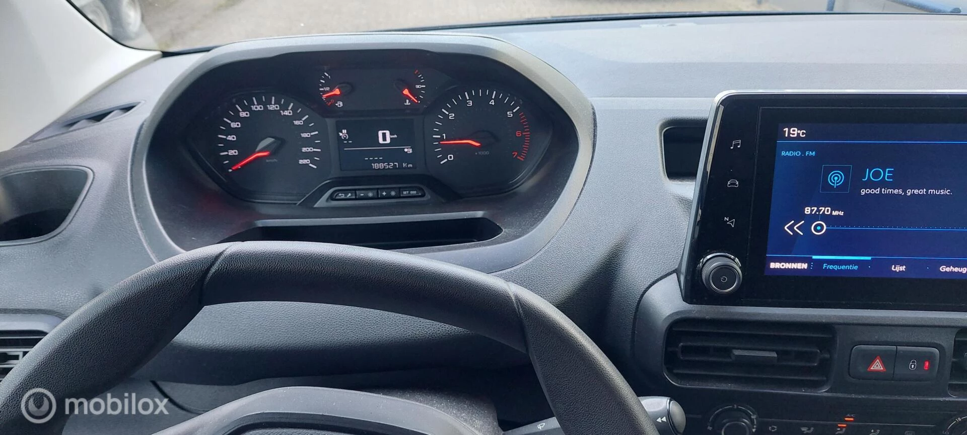 Hoofdafbeelding Peugeot Partner