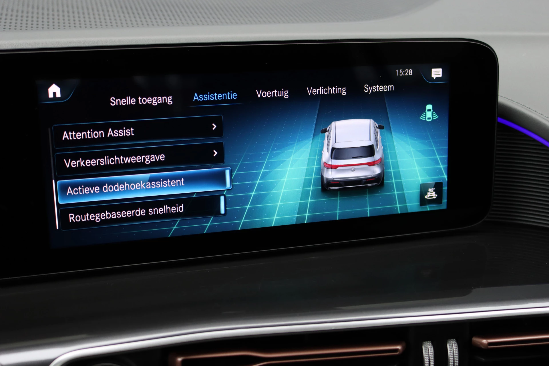 Hoofdafbeelding Mercedes-Benz EQC