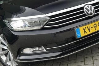 Volkswagen Passat Variant 1.5 TSI Highline DSG Automaat - Deep Black - Chique