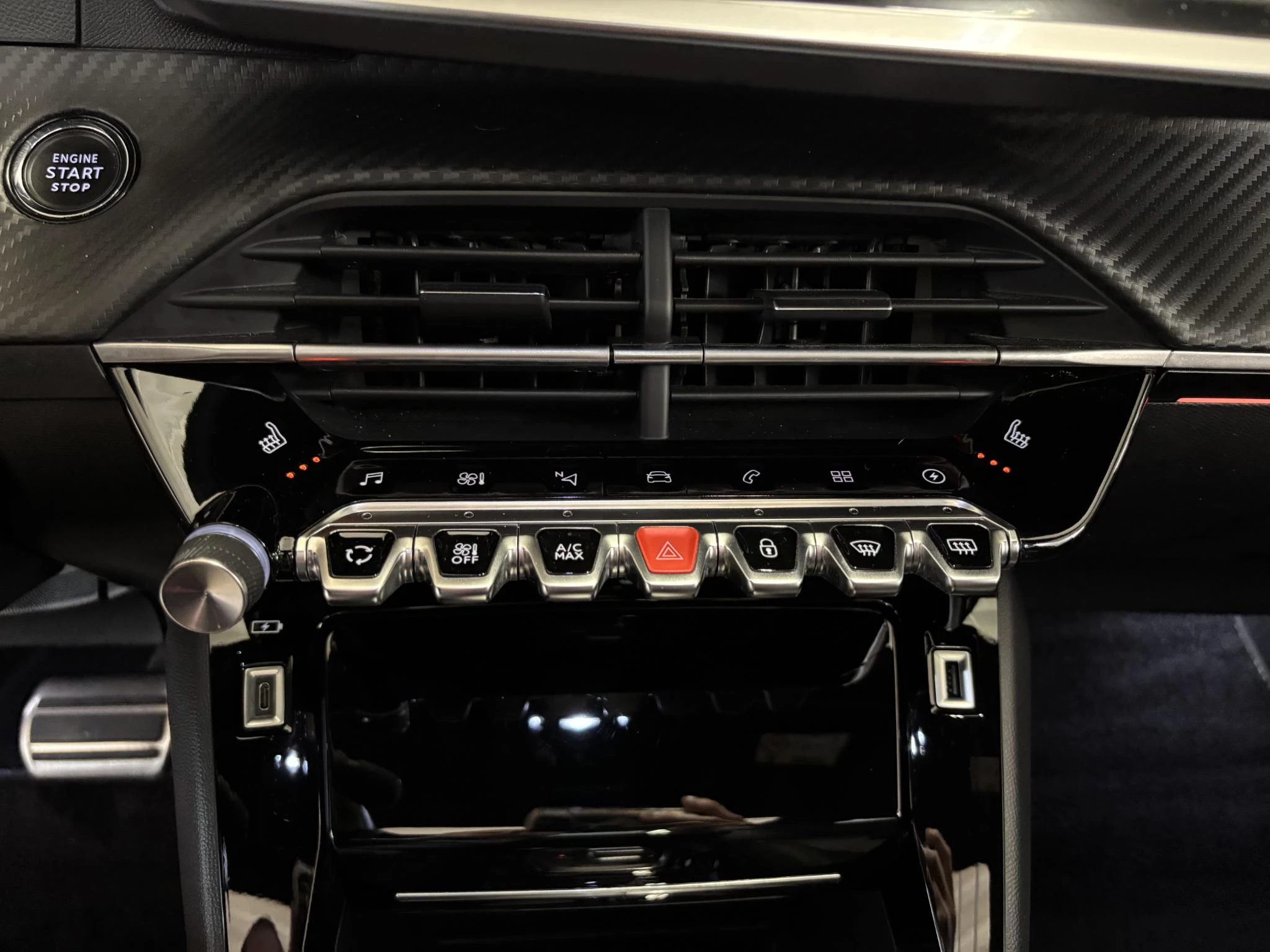 Hoofdafbeelding Peugeot e-2008