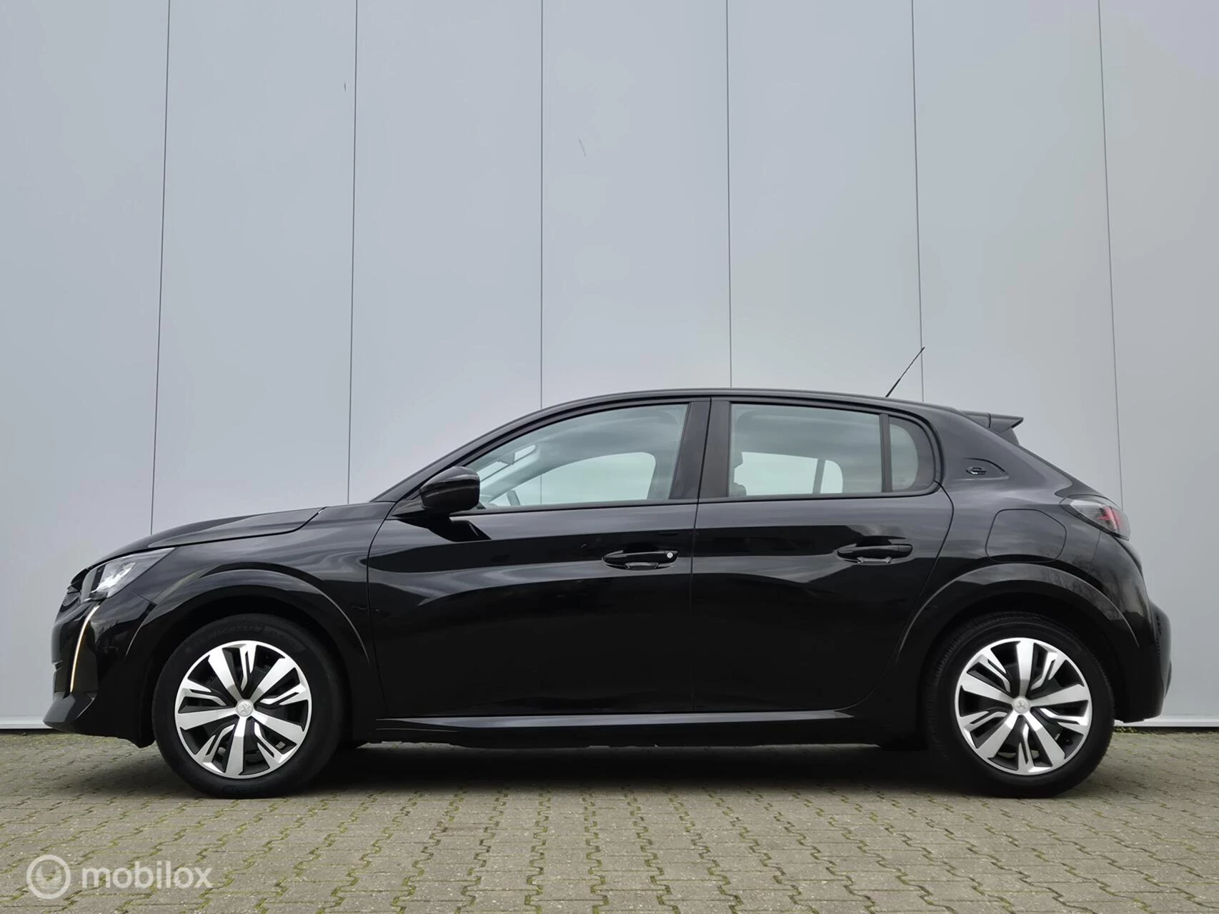 Hoofdafbeelding Peugeot e-208