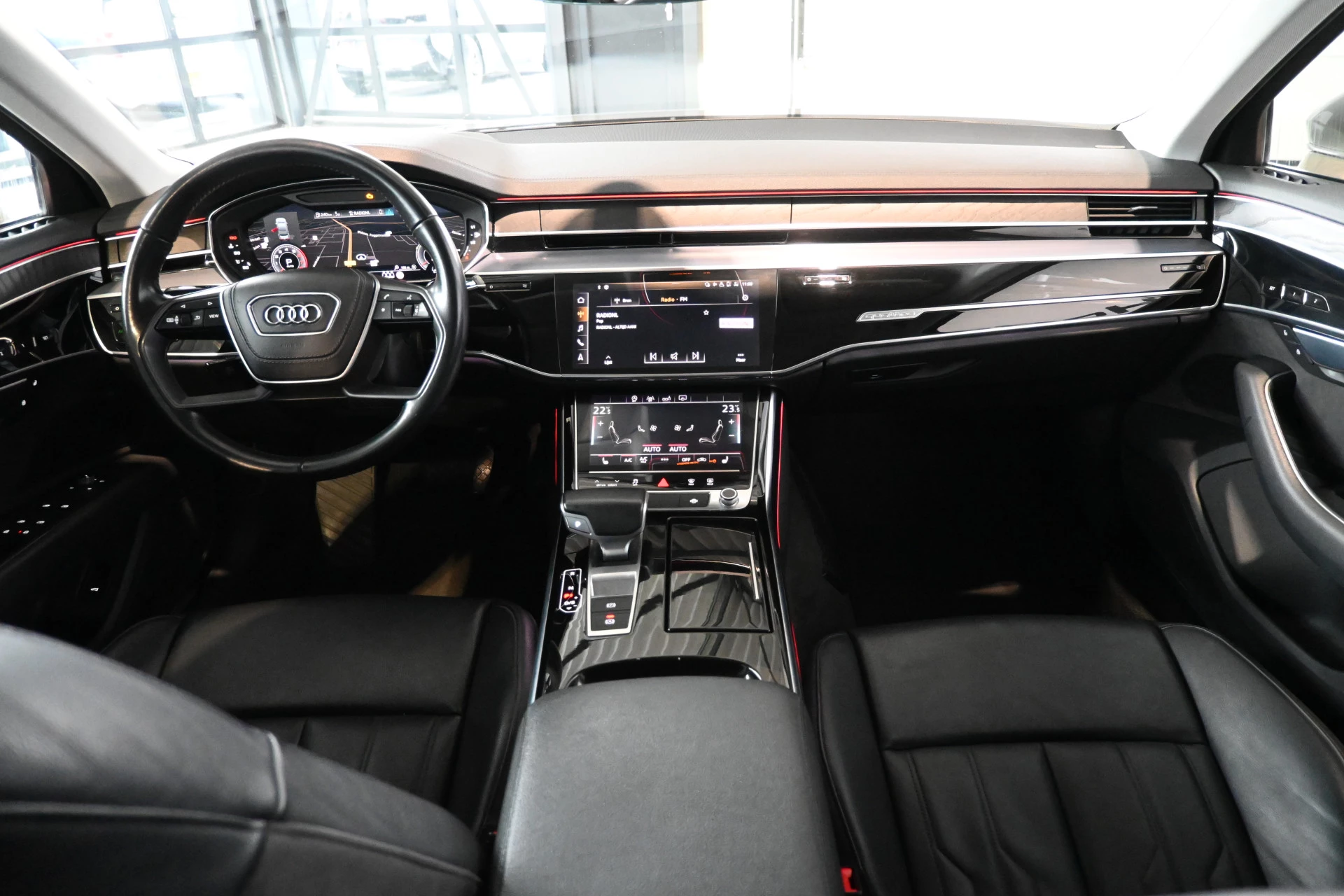 Hoofdafbeelding Audi A8