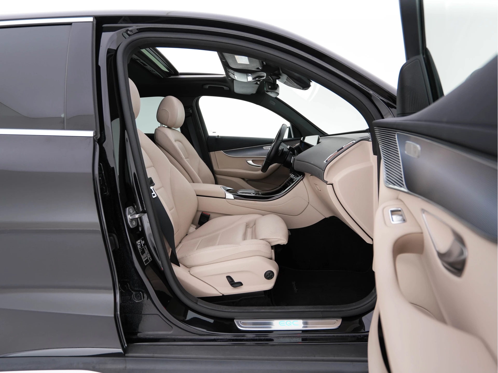 Hoofdafbeelding Mercedes-Benz EQC