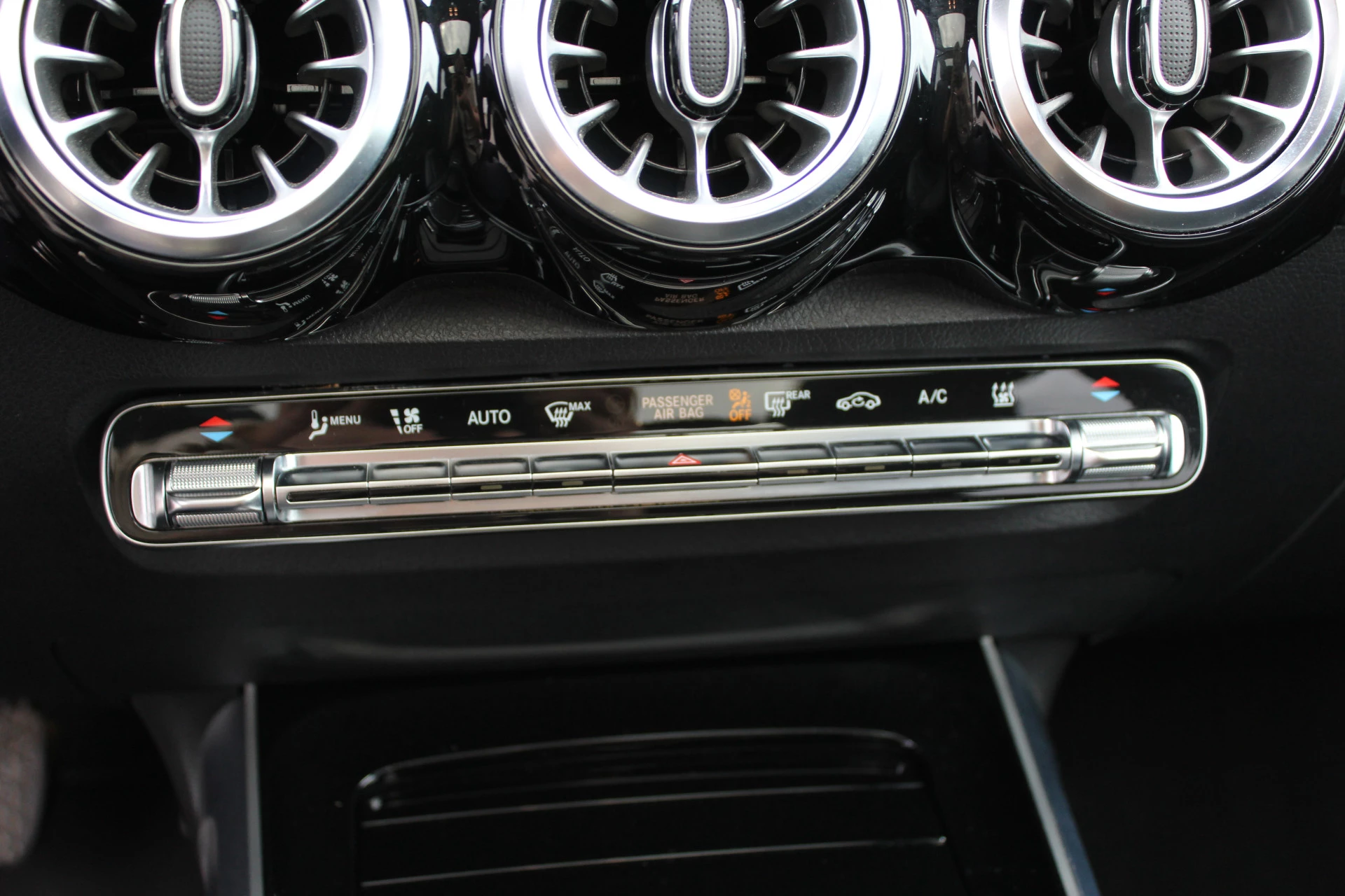 Hoofdafbeelding Mercedes-Benz EQB