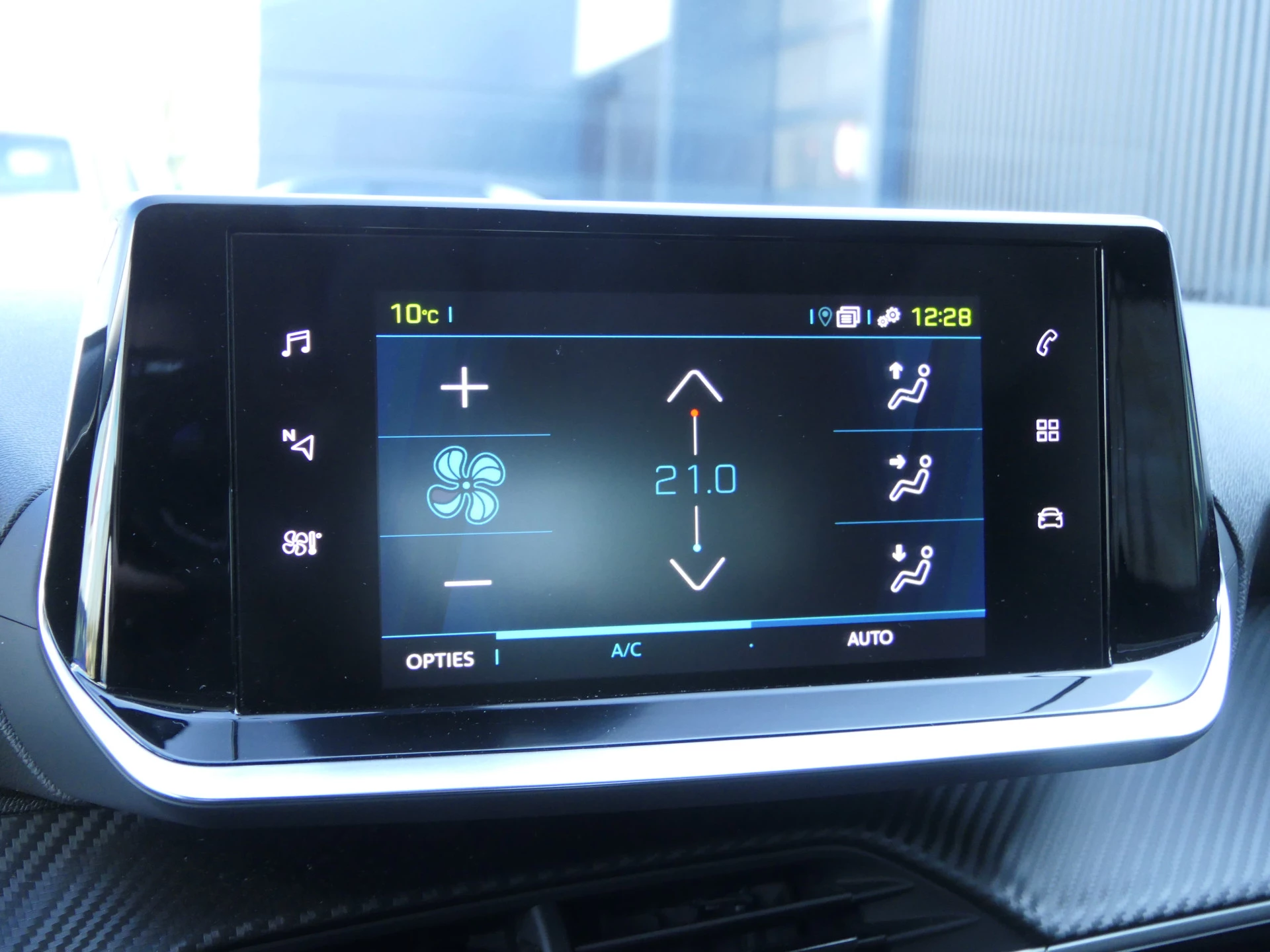 Hoofdafbeelding Peugeot e-208