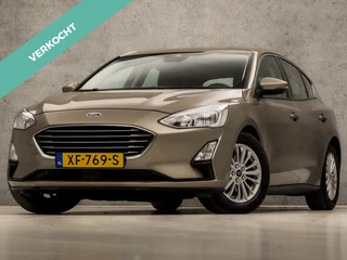 Ford Focus 1.0 EcoBoost Titanium Automaat (APPLE CARPLAY, GROOT NAVI, STUUR/STOELVERWARMING, ADAPTIVE CRUISE, SPORTSTOELEN, CLIMATE, TREKHAAK, GETINT GLAS, CAMERA, NIEUWE APK, NIEUWSTAAT)
