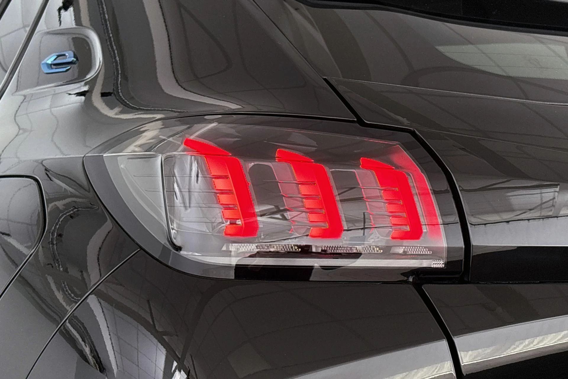 Hoofdafbeelding Peugeot e-208